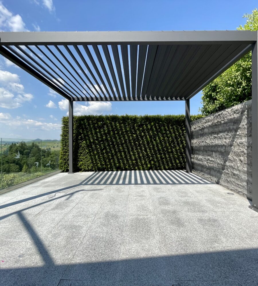 Pergola mit Lamellendach im Appenzell