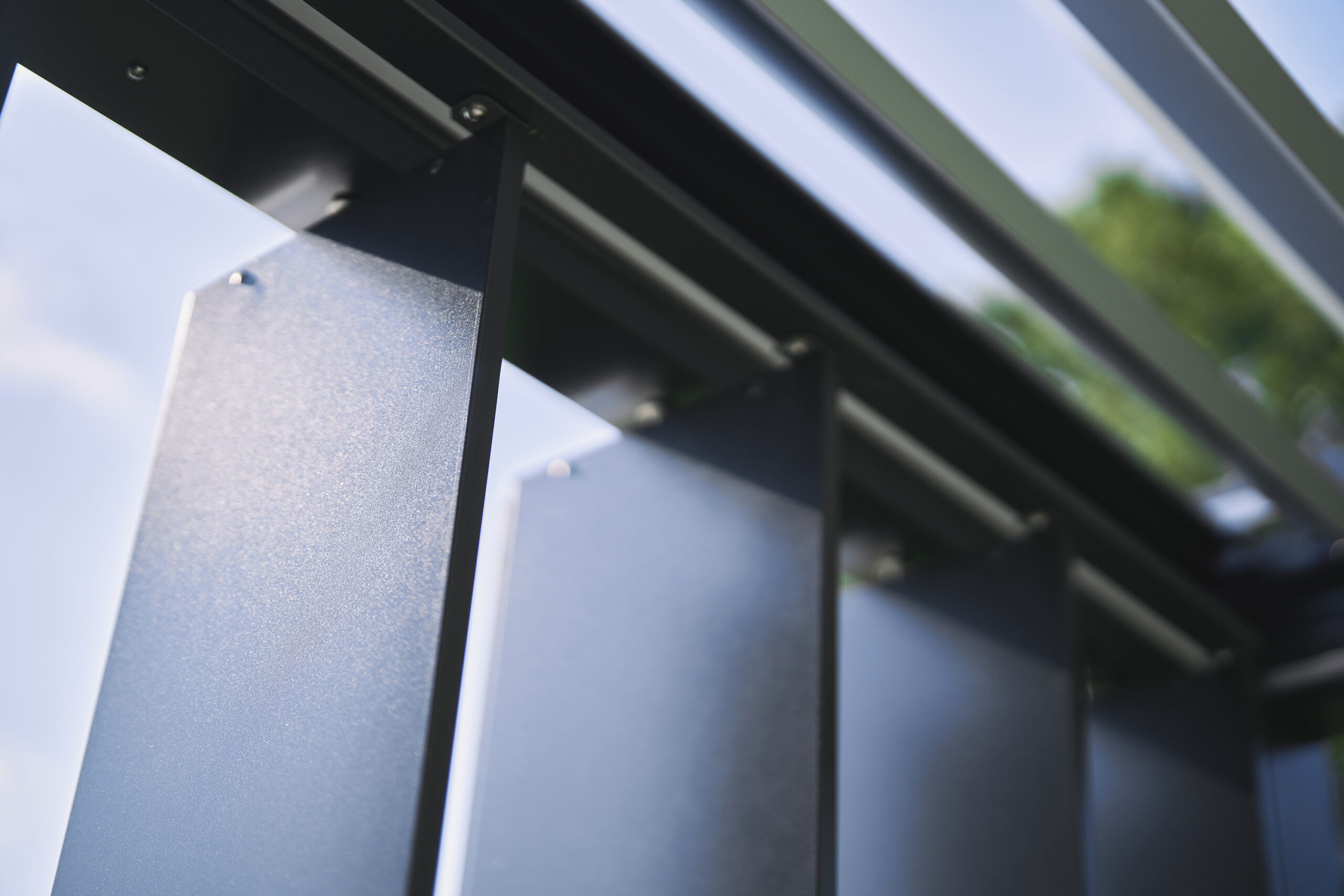 Lamellenseitenwand mit Abschlussblende pergola-line.ch - Lamellenseitenwand mit Abschlussblende